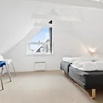 2 Bedroom Gorgeous In Apartamento *